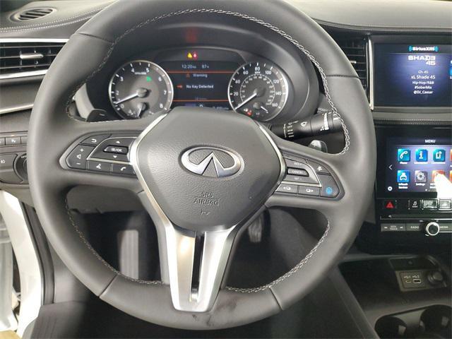 Photo of 2025 Radiant White INFINITI QX55