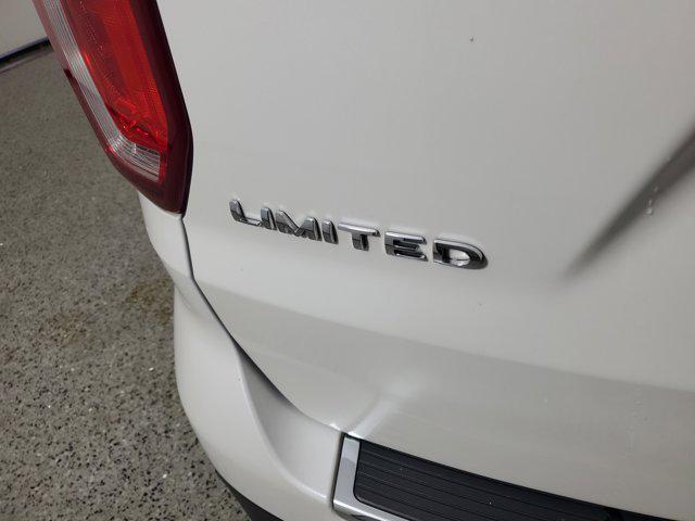 Photo of 2018 White Platinum Clearcoat Metallic Ford Explorer