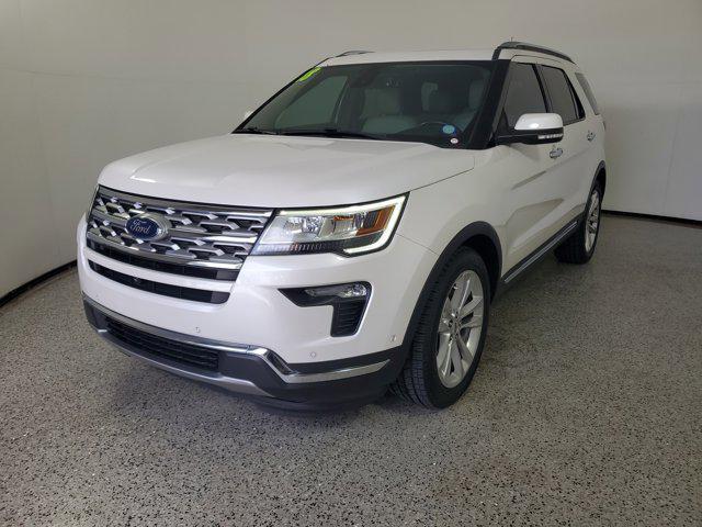 Photo of 2018 White Platinum Clearcoat Metallic Ford Explorer