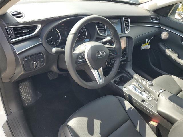 Photo of 2025 Radiant White INFINITI QX50