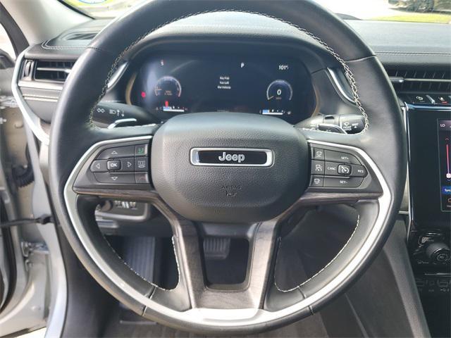 Photo of 2022 Silver Zynith Jeep Grand Cherokee