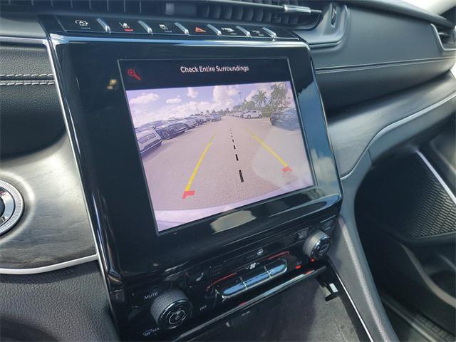 Photo of 2022 Silver Zynith Jeep Grand Cherokee