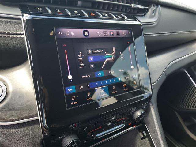Photo of 2022 Silver Zynith Jeep Grand Cherokee