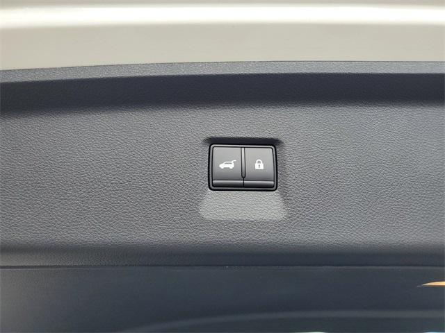 Photo of 2025 Majestic White/Black Obsidian INFINITI QX60