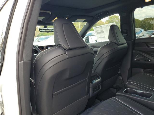 Photo of 2025 Majestic White/Black Obsidian INFINITI QX60
