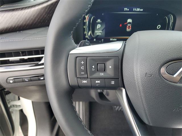 Photo of 2025 Majestic White/Black Obsidian INFINITI QX60