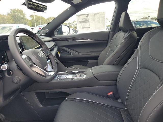 Photo of 2025 Majestic White/Black Obsidian INFINITI QX60