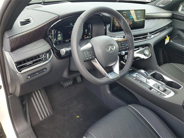 Photo of 2025 Majestic White/Black Obsidian INFINITI QX60
