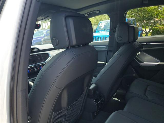 Photo of 2023 Ibis White Audi Q3