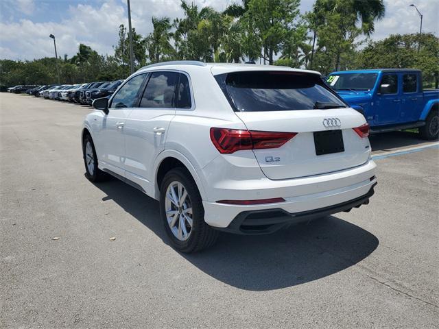Photo of 2023 Ibis White Audi Q3