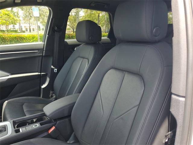 Photo of 2023 Ibis White Audi Q3