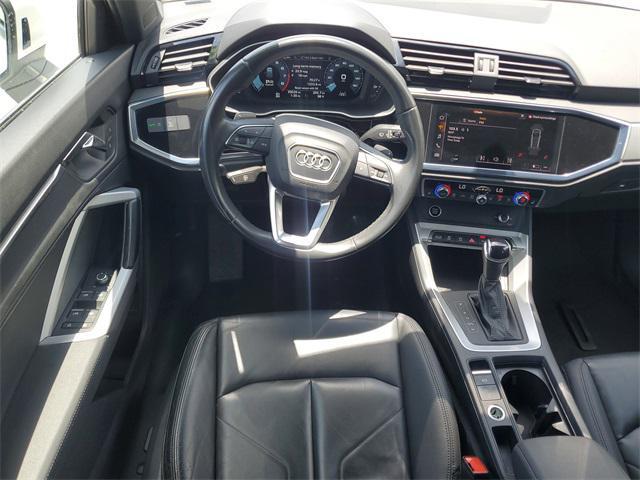 Photo of 2023 Ibis White Audi Q3