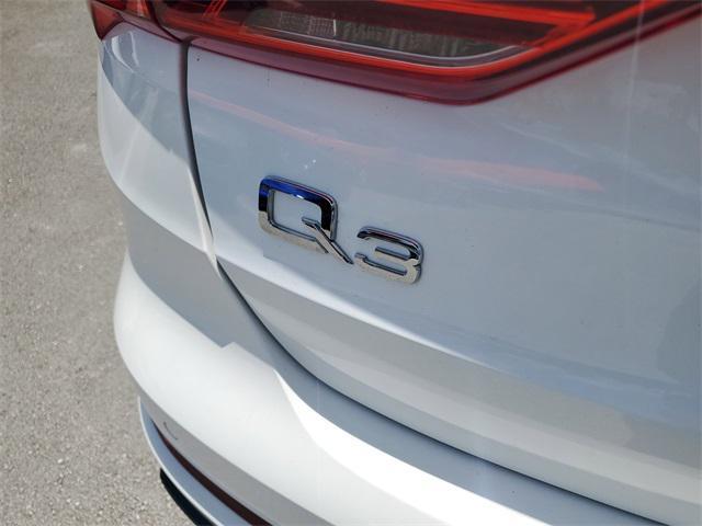 Photo of 2023 Ibis White Audi Q3