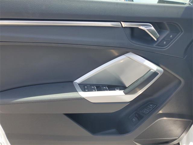 Photo of 2023 Ibis White Audi Q3