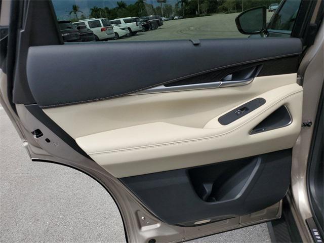 Photo of 2025 Warm Titanium INFINITI QX60