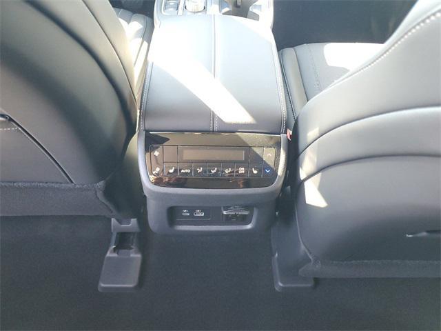 Photo of 2025 Majestic White INFINITI QX60