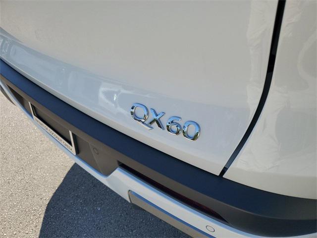 Photo of 2025 Majestic White INFINITI QX60