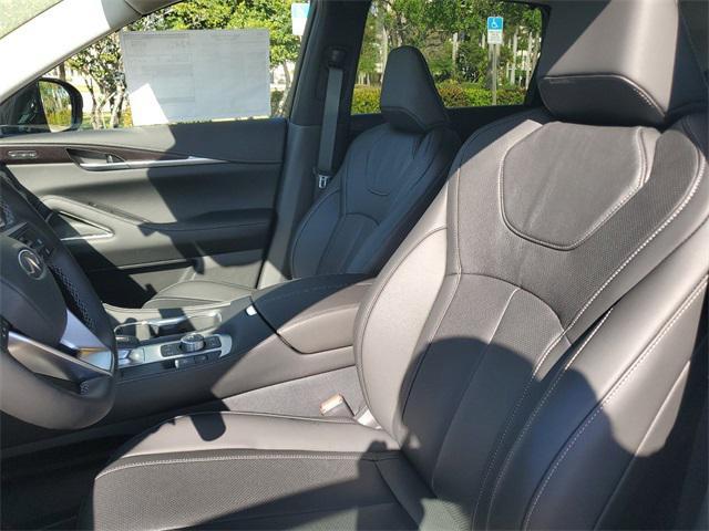 Photo of 2025 Majestic White INFINITI QX60