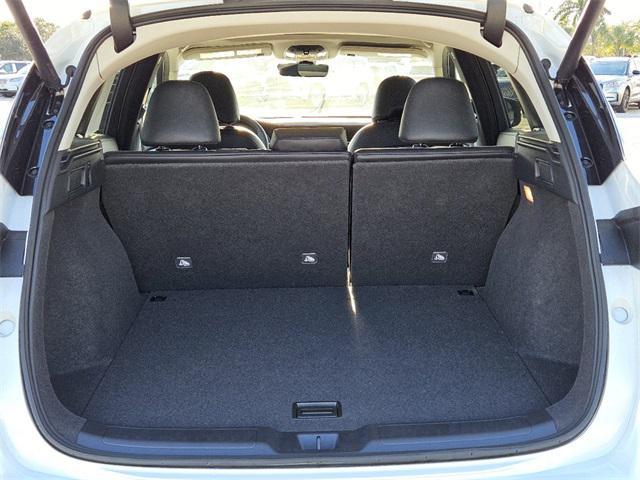 Photo of 2025 Radiant White INFINITI QX50
