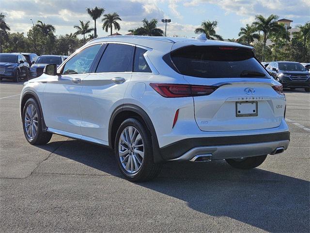 Photo of 2025 Radiant White INFINITI QX50