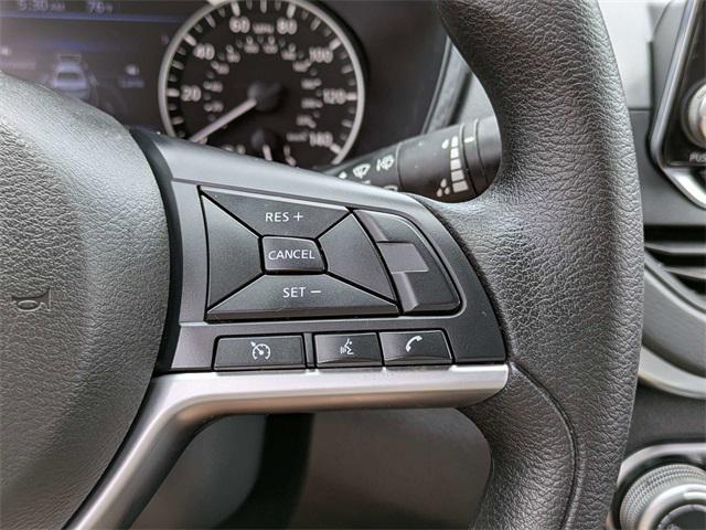 Photo of 2022 Super Black Clearcoat Nissan Altima