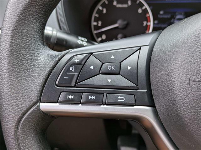 Photo of 2022 Super Black Clearcoat Nissan Altima