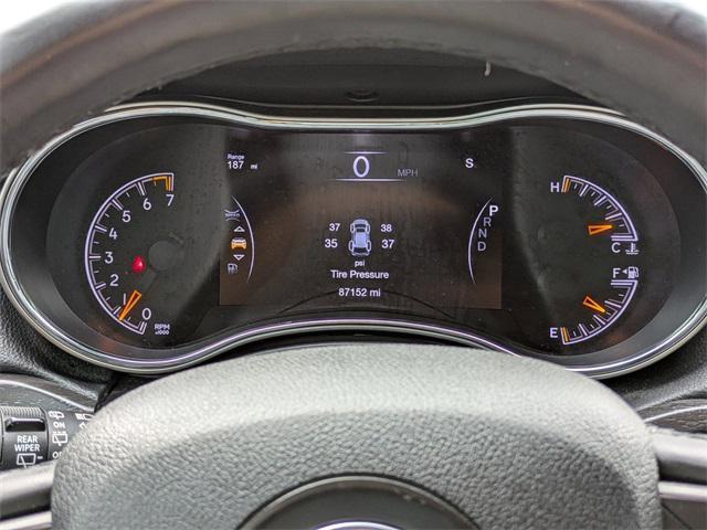 Photo of 2018 Diamond Black Crystal Pearlcoat Jeep Grand Cherokee