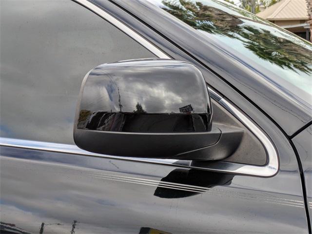 Photo of 2018 Diamond Black Crystal Pearlcoat Jeep Grand Cherokee
