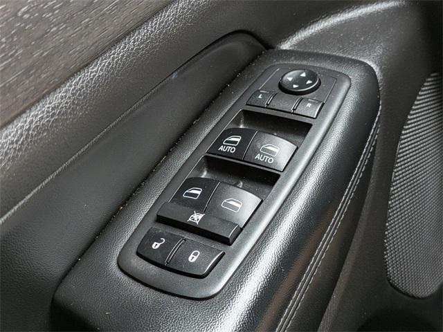 Photo of 2018 Diamond Black Crystal Pearlcoat Jeep Grand Cherokee