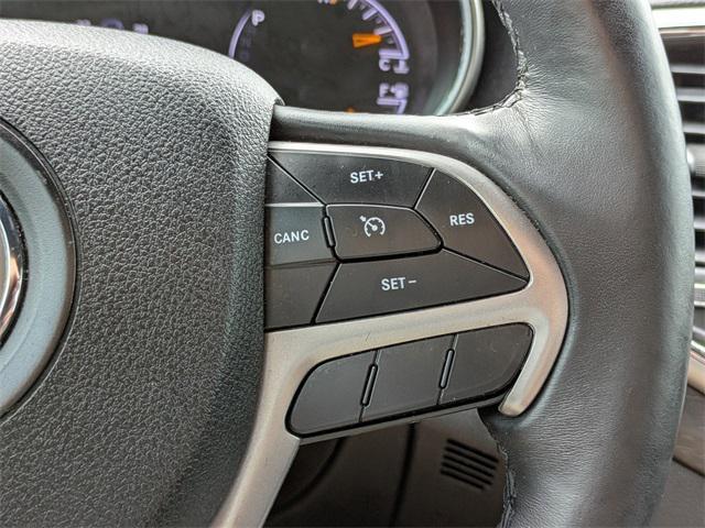 Photo of 2018 Diamond Black Crystal Pearlcoat Jeep Grand Cherokee