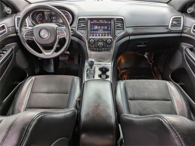 Photo of 2018 Diamond Black Crystal Pearlcoat Jeep Grand Cherokee