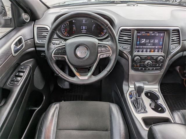Photo of 2018 Diamond Black Crystal Pearlcoat Jeep Grand Cherokee