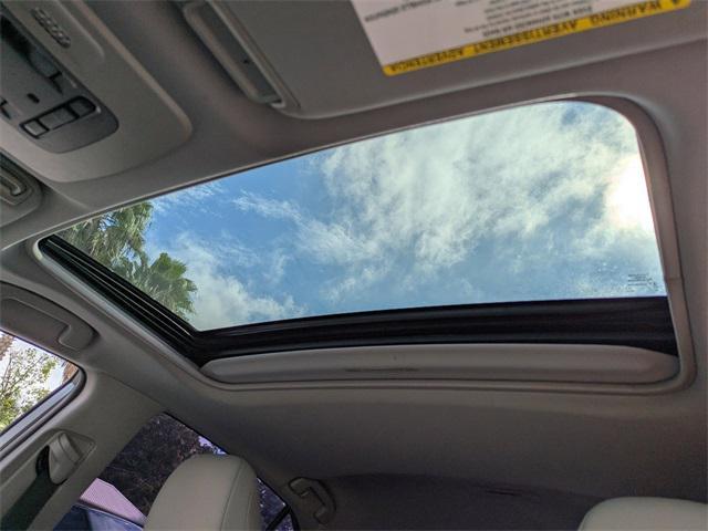 Photo of 2018 Gray Toyota Camry