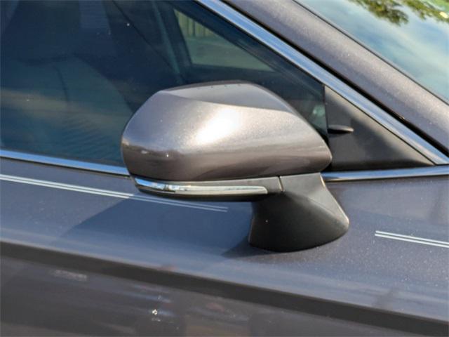 Photo of 2018 Gray Toyota Camry