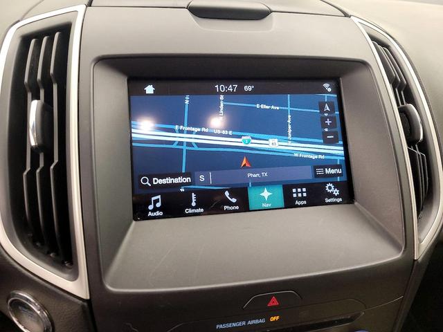 Photo of 2016 White Ford Edge