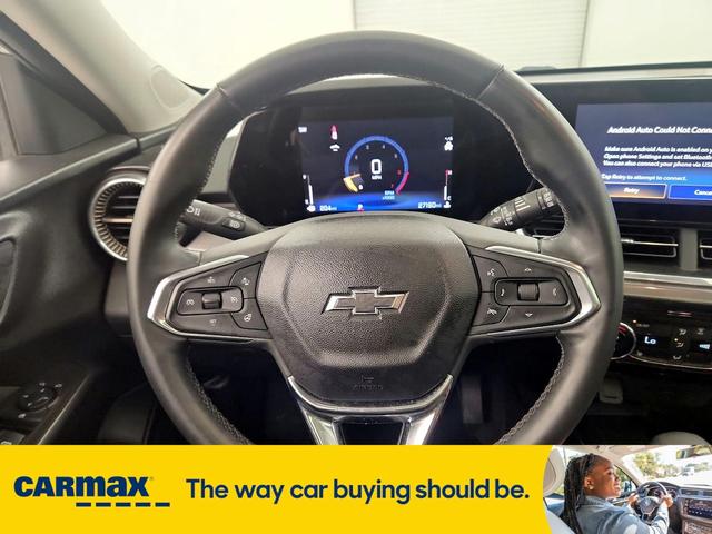 Photo of 2024 White Chevrolet Trax