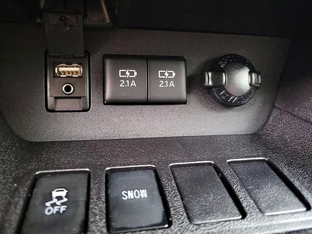 Photo of 2018 Brown Toyota Highlander