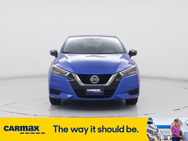 Photo of 2022 Blue Nissan Versa