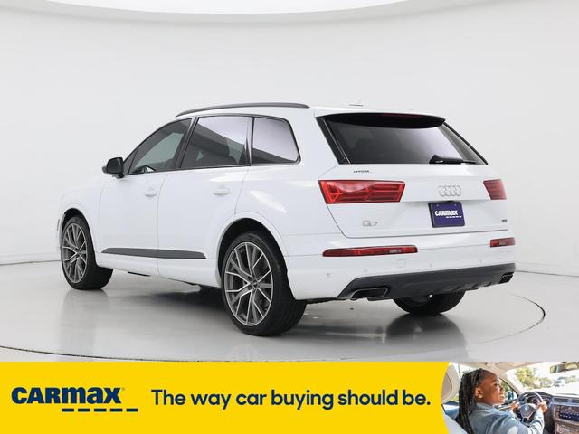 Photo of 2019 White Audi Q7