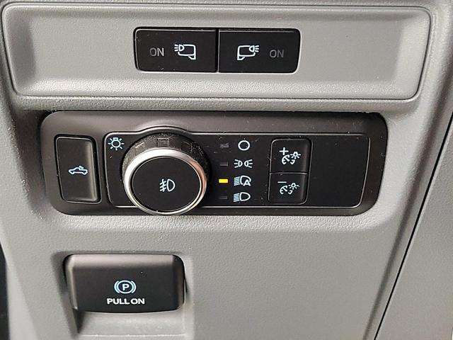 Photo of 2021 Black Ford F-150