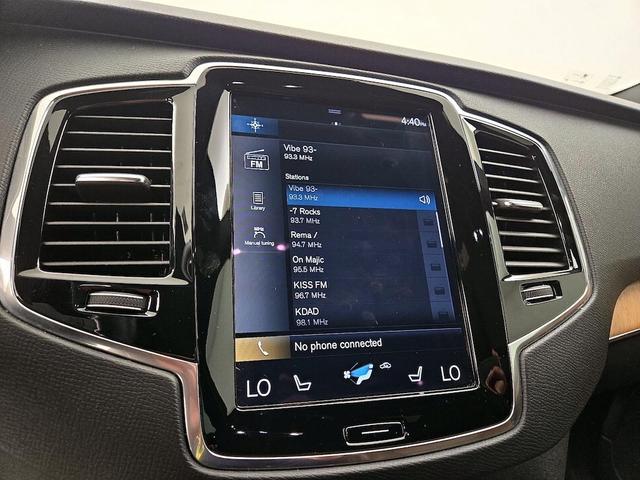 Photo of 2022 Silver Volvo XC90 Recharge Plug-In Hybrid