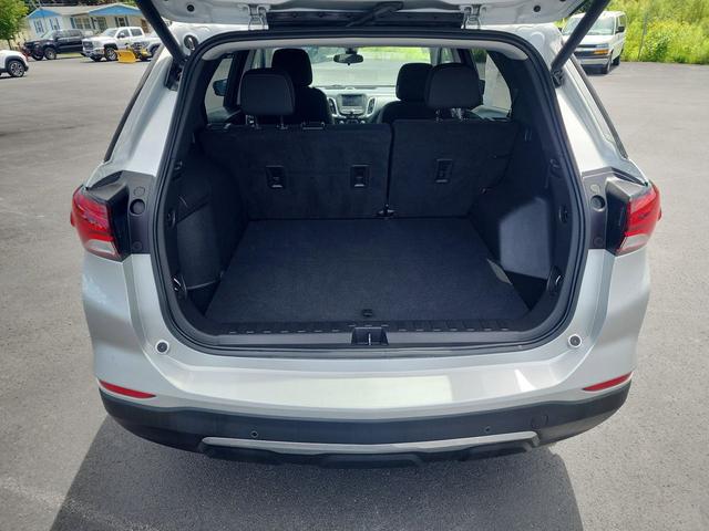 Photo of 2022 Silver Ice Metallic Chevrolet Equinox