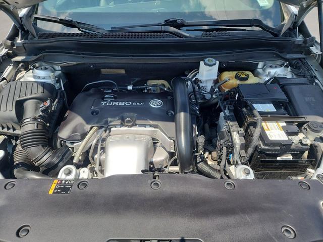Photo of 2019 Galaxy Silver Metallic Buick Envision