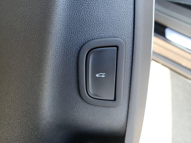 Photo of 2026 Mosaic Black Metallic Chevrolet Traverse