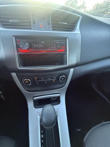 Photo of 2015 Brilliant Silver Nissan Sentra