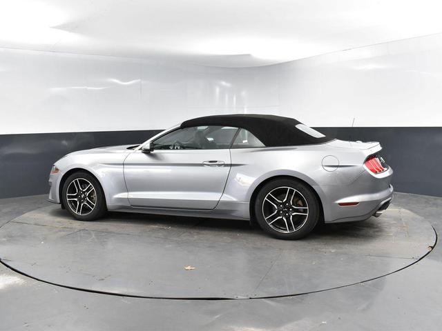 Photo of 2022 Silver Metallic Ford Mustang