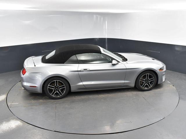 Photo of 2022 Silver Metallic Ford Mustang
