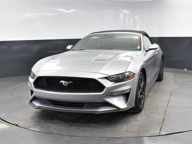 Photo of 2022 Silver Metallic Ford Mustang