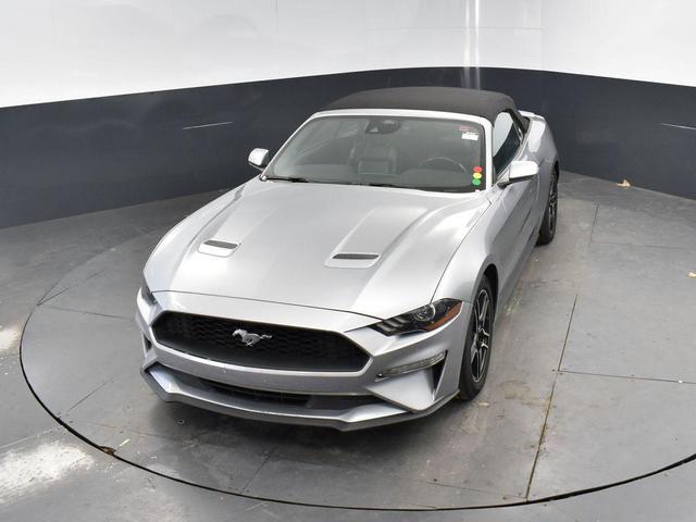 Photo of 2022 Silver Metallic Ford Mustang