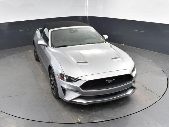 Photo of 2022 Silver Metallic Ford Mustang